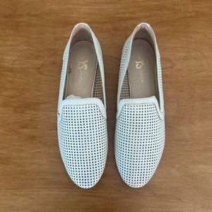 yosi samra preslie loafer • white perf leather • sz 9 • $159